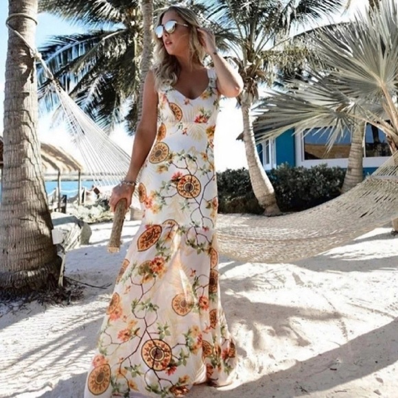 bodycon mermaid maxi dress - Picture 3 of 8